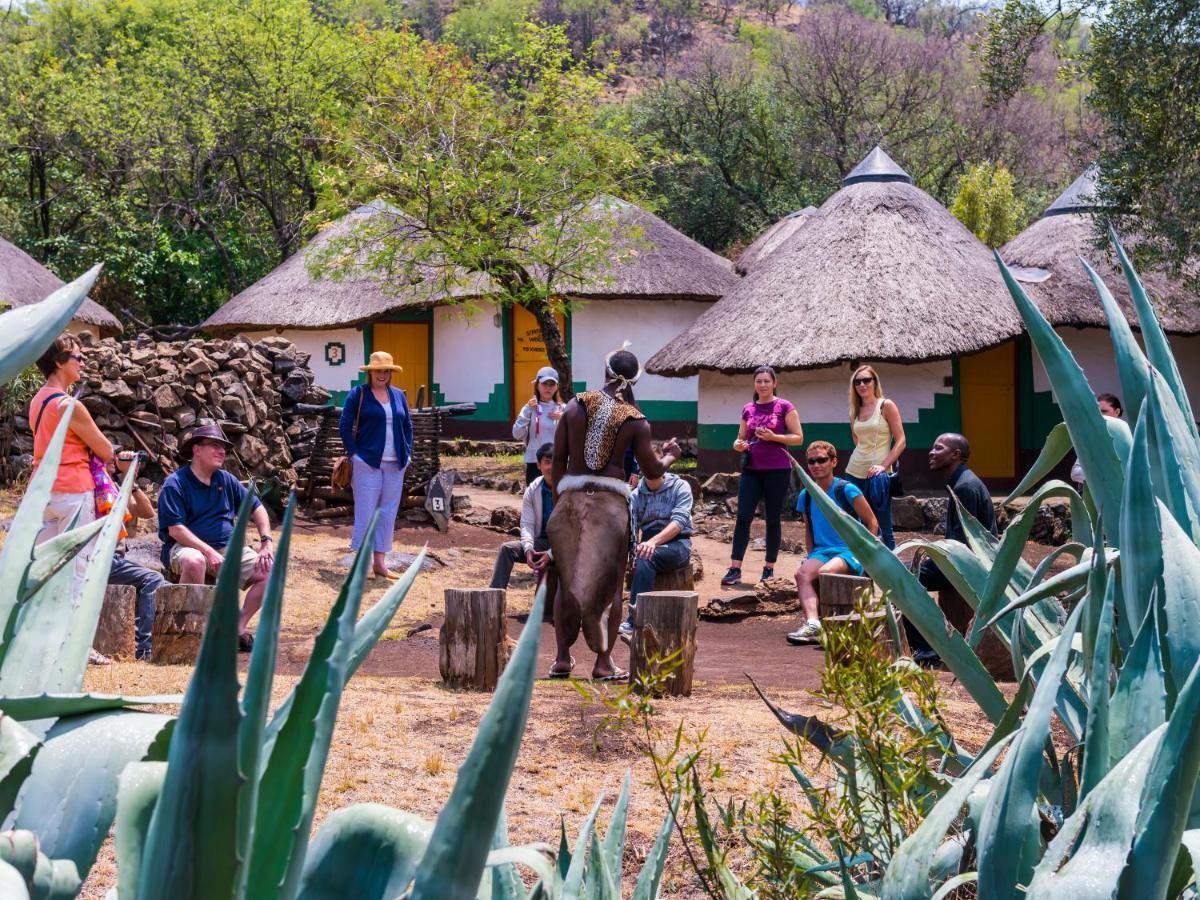 Broederstroom Aha Lesedi African Lodge & Cultural Village מראה חיצוני תמונה