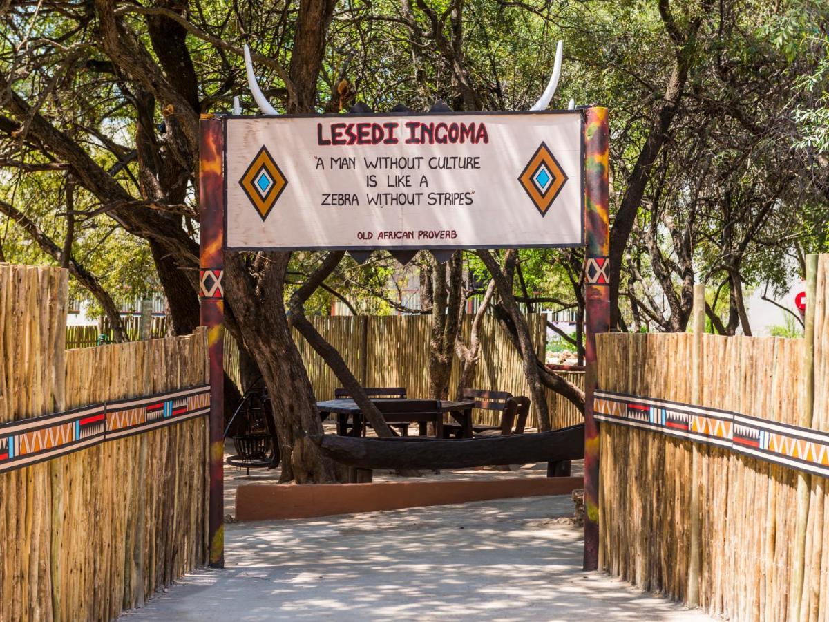 Broederstroom Aha Lesedi African Lodge & Cultural Village מראה חיצוני תמונה