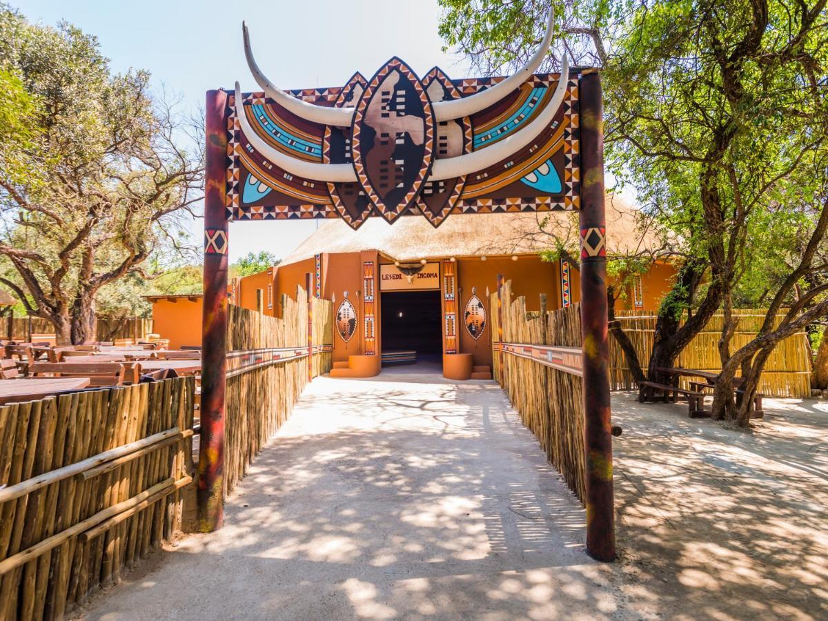 Broederstroom Aha Lesedi African Lodge & Cultural Village מראה חיצוני תמונה